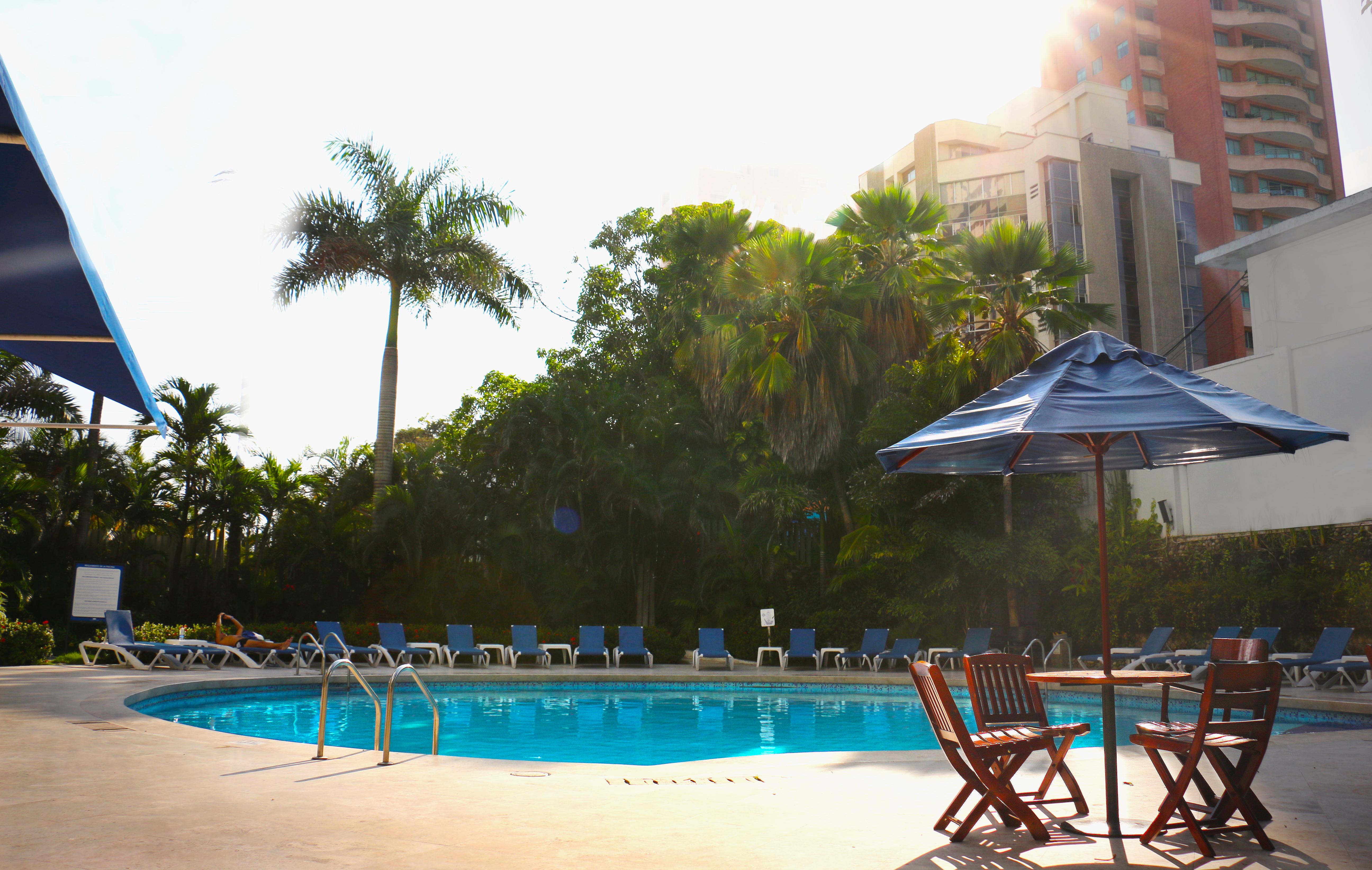 Hotel Barranquilla Plaza Exterior foto Swimming pool